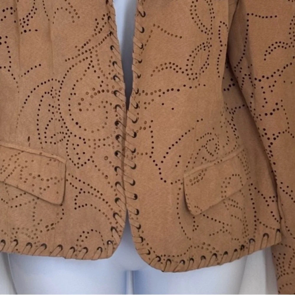 CHICOS SUEDE JACKET. SIZE M OPEN BLAZER LASER CUT & GROMMET BOHO WESTERN COWGIRL